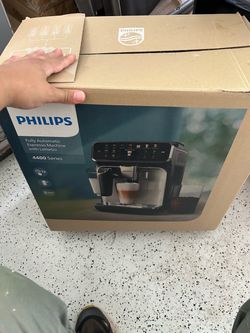 Philips 4400 Series LatteGo Fully Automatic Espresso Machine – BRAND NEW