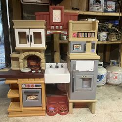 Kids Play Kitchen