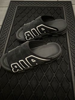 Iconic Air Sandals Black and white