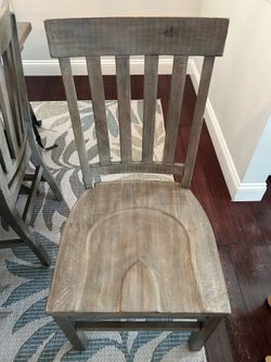 Dining room chair