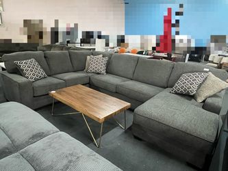 Large Gray Fabric U-Shaped Sectional Sofa，$1350