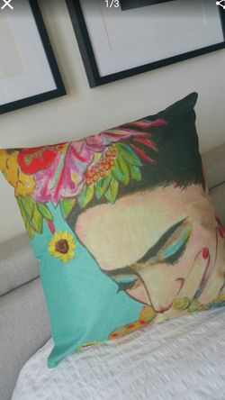New! Frida Deco Pillow Couch Bed Chair Perfect Gift Necklace Jewerly