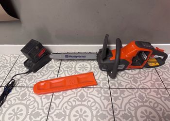Husqvarna Battery Chainsaw