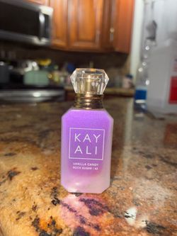 Kayali vanilla candy rock sugar perfume spray 10ml