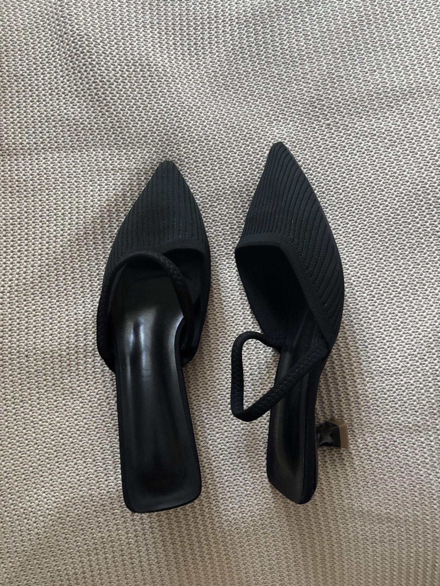 Pointed Toe Kitten Heels