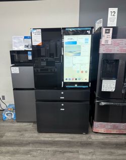 SAMSUNG BESPOKE AI FAMILY HUB FOUR DOOR REFRIGERATOR IN MATTE BLACK / CHARCOAL GLASS 😍