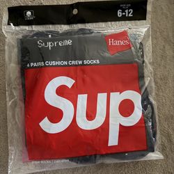 Supreme socks