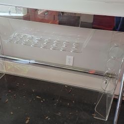 Acrylic Bar With Chairs