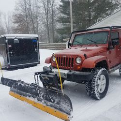 HOME PLOW FOR FOR JEEP OR SMALLER TRUCK