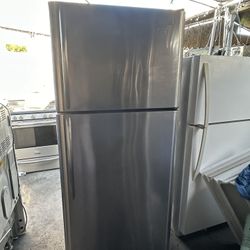 Silver Frigidaire Apt Size Stainless Steel Fridge We Deliver And Install👨🏻‍🔧🚚