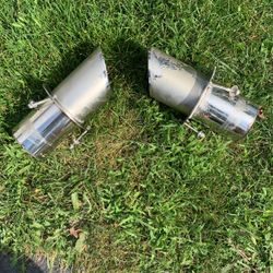 4” Stainless Steel Teardrop Exhaust Tips Off A Boat 