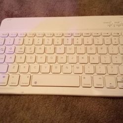 Extra Slim Bluetooth Keyboard 