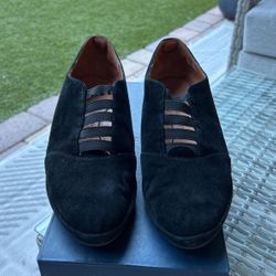 L’amour DesPieds Black Leather Suede Suede Slip  - Size 8