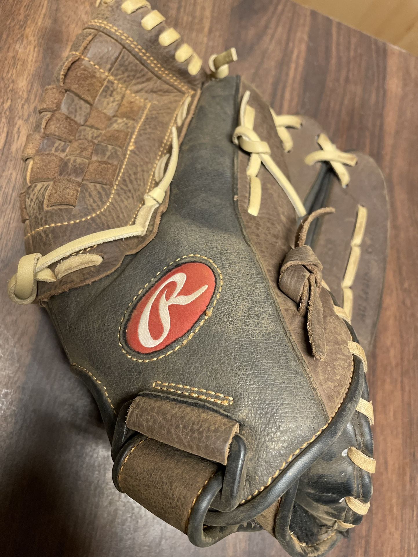 Rawlings Baseball Glove 12.5” Leather