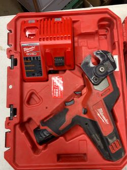 Milwaukee M12 Cordless 600 MCM Cable Cutter Kit (Model 2472-21XC)