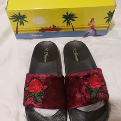 Brand new Sandles size 7 1/2 ( Reseda ca 91335)
