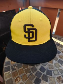(New) San Diego Padres Harry Potter HUFFLEPUFF Snapback Adjustable Hat