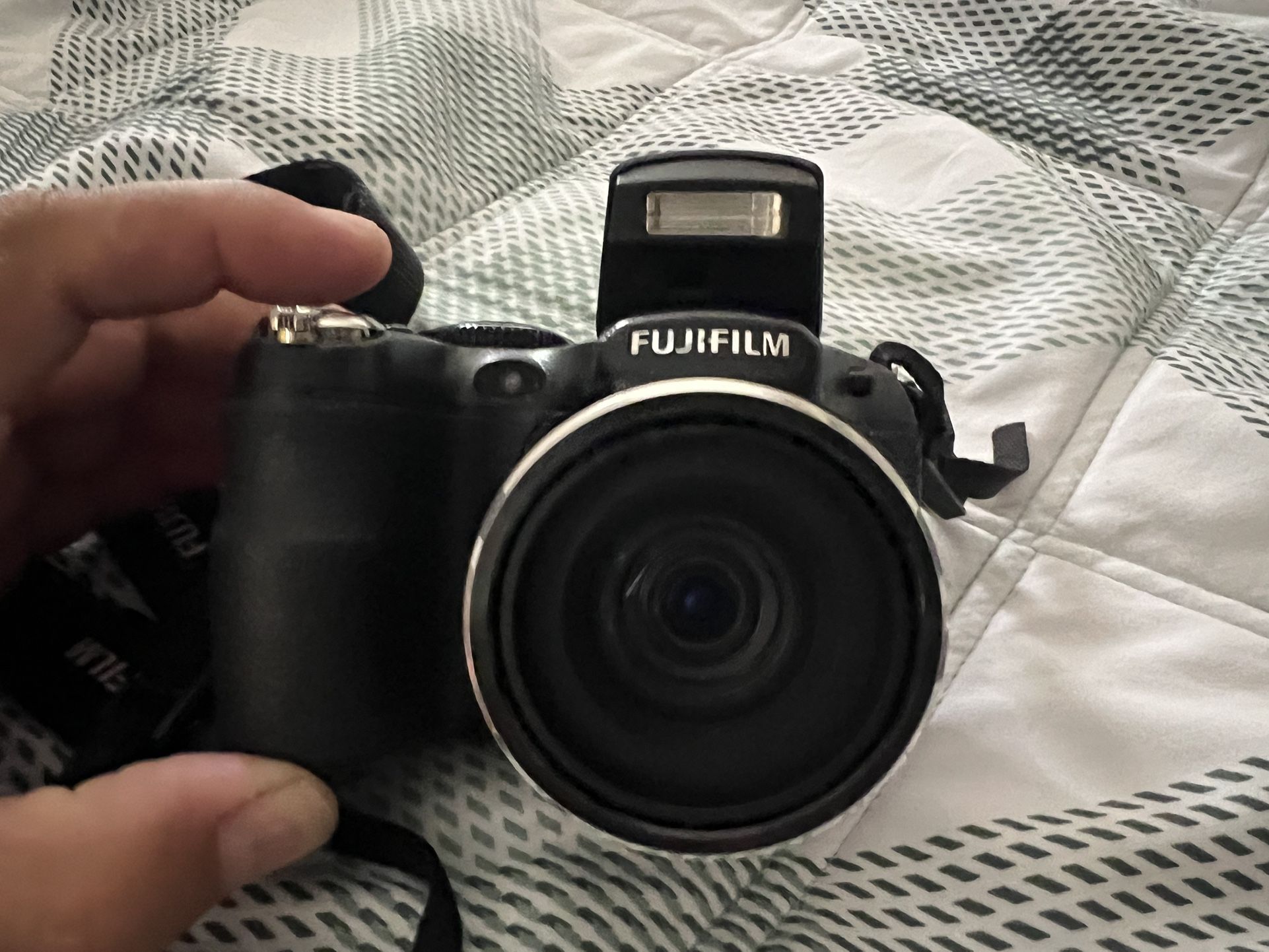 Fujifilm S2950
