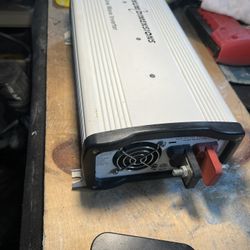 Magnum Dimensions 1000rms Sine Wave Inverter Very Good Condition. 