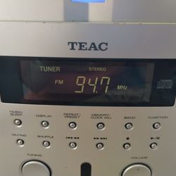 Tech Radio With  CD Player