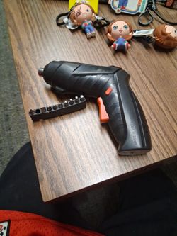 Selling Cordl ess Drill