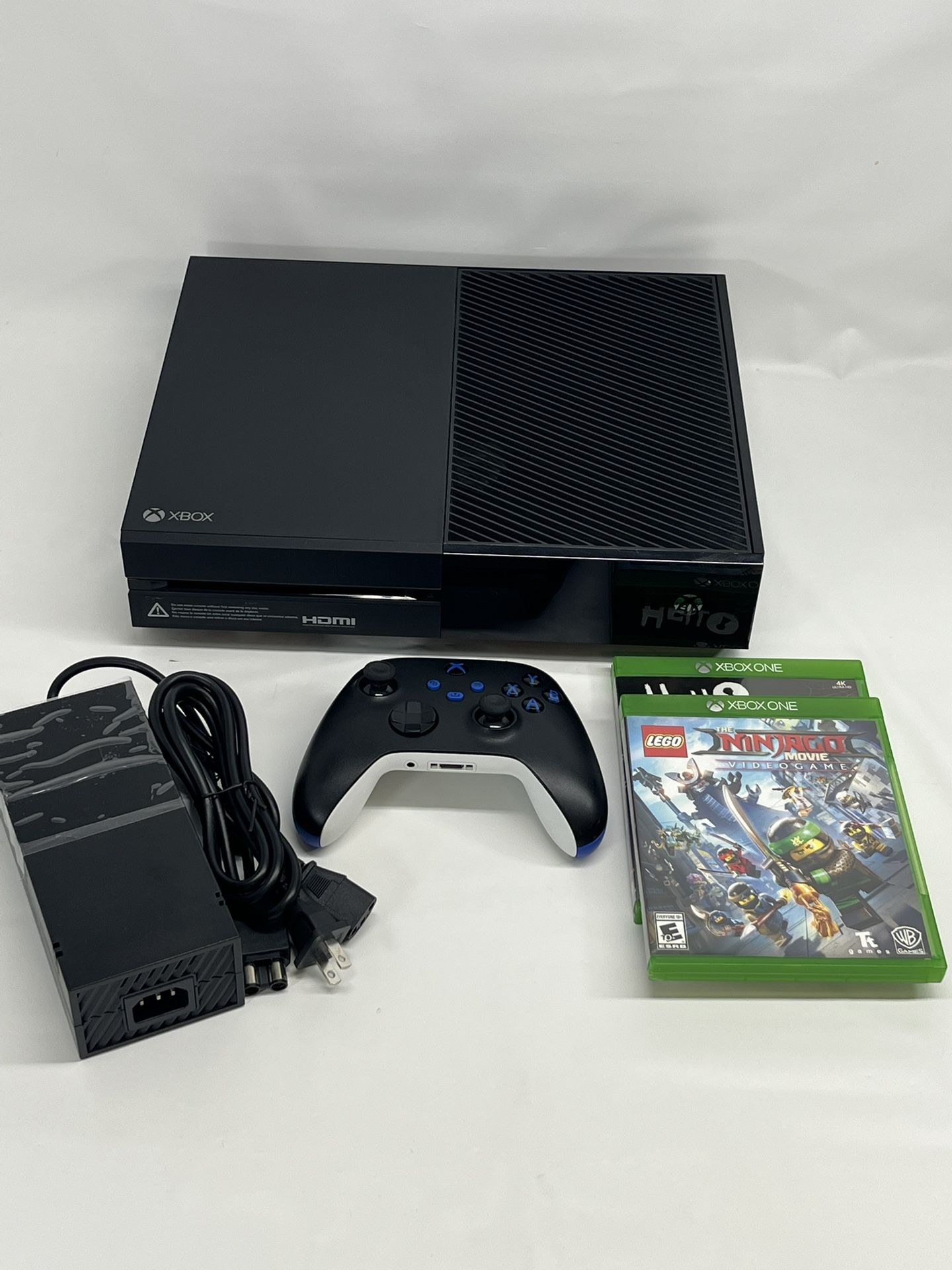 Microsoft Xbox One 500GB Console Bundle Black W/games 1540