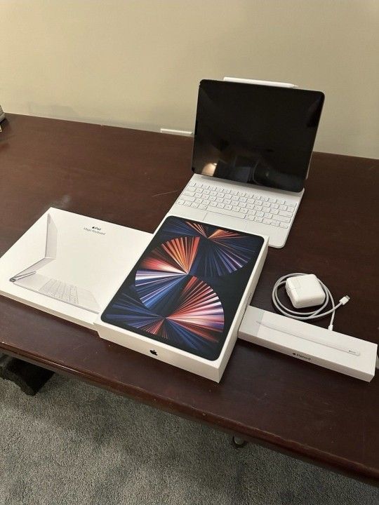 Apple iPad Pro 12.9 5th Gen Wi-Fi + Cellular 1TB