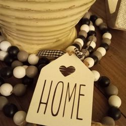 Buffalo Plaid Garland Beads