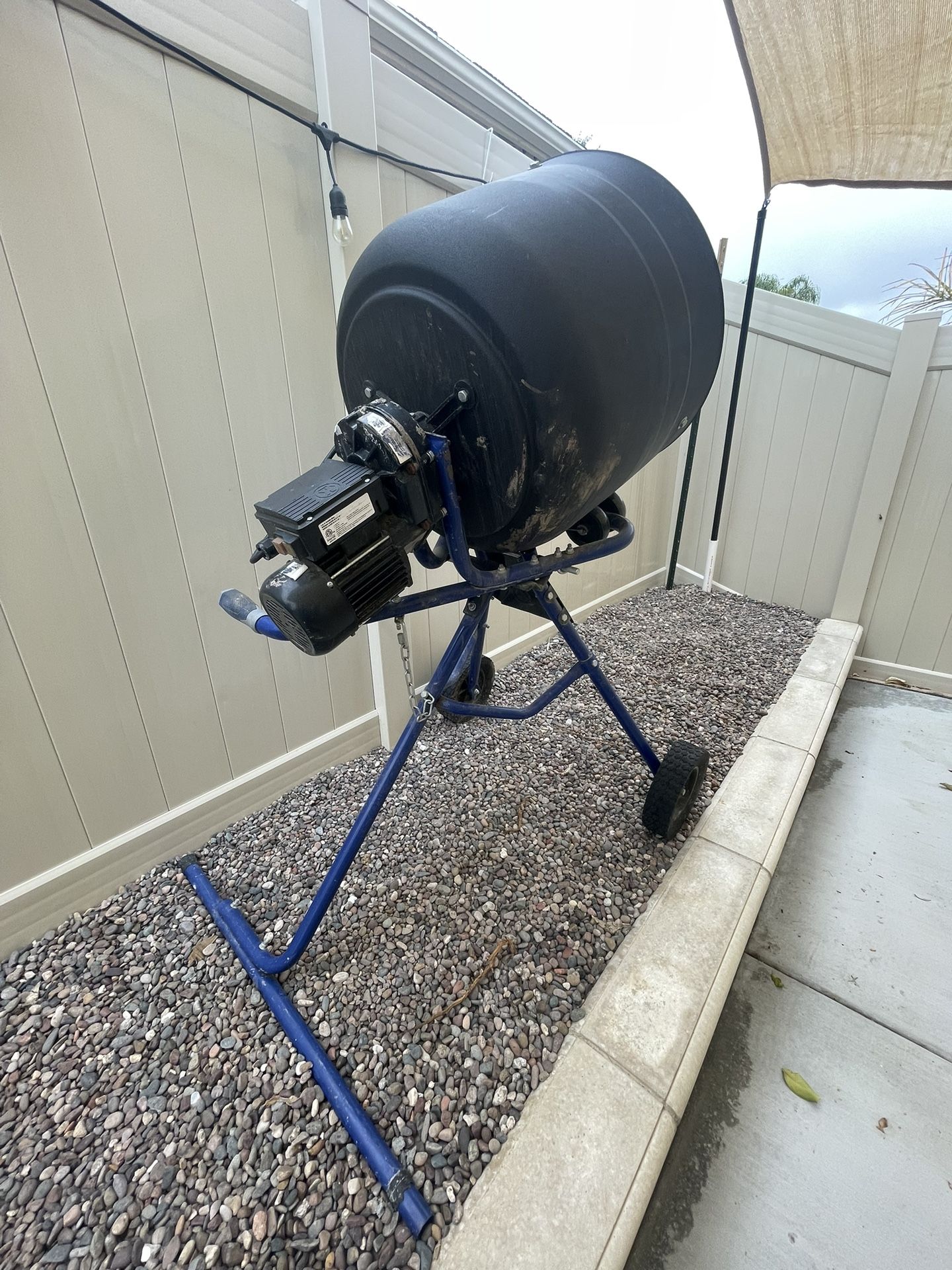 Kobalt Cement Mixer 4cu ft 0.5hp Used Once 300 firm for Sale in