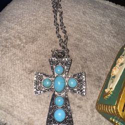 Turquoise And Silver Tone Vintage Cross Costume Jewelry Necklace 