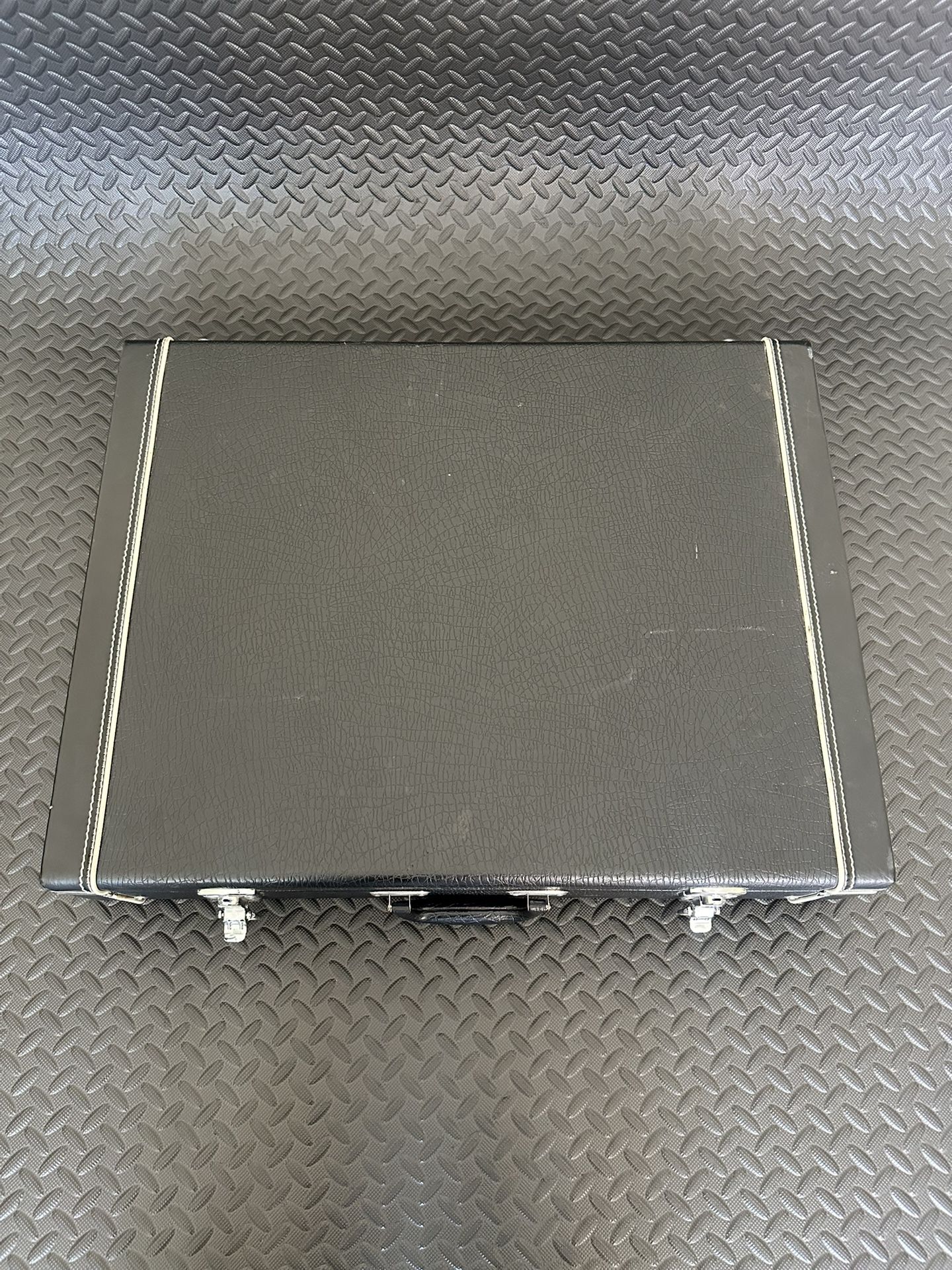 Universal Guitar Stand Case For 6 Electric Or 3 Acoustic Guitars Studio or stage