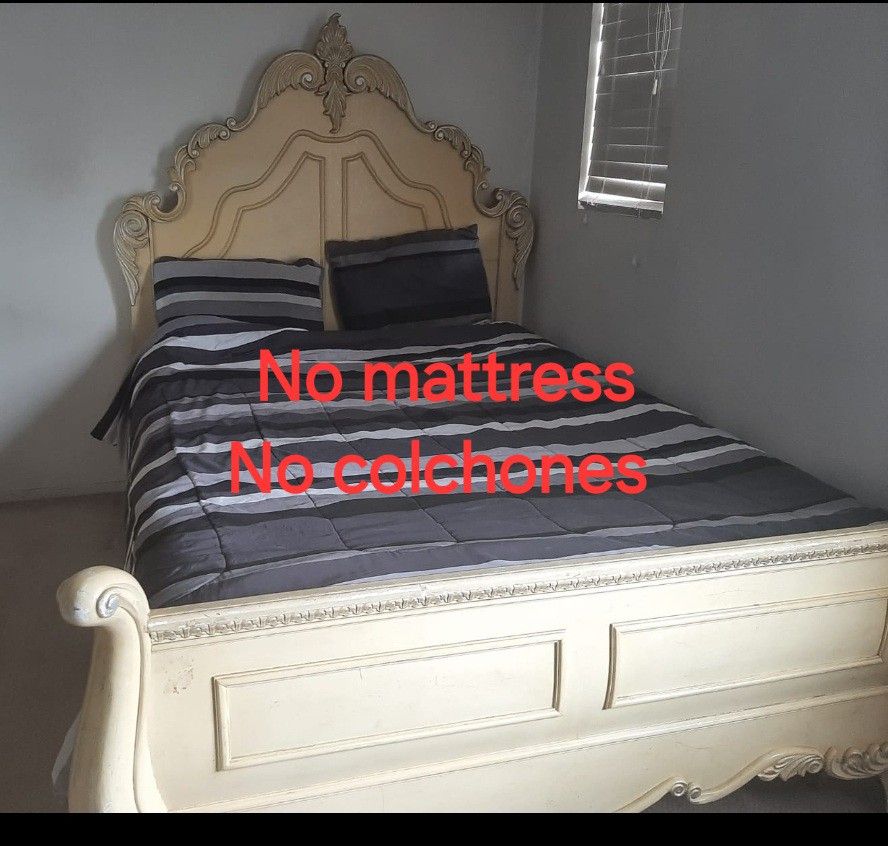 Queen Bedroom Set