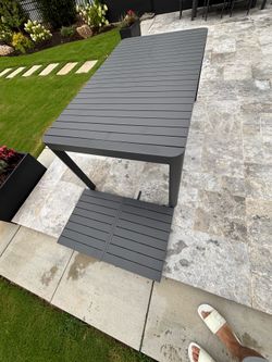 Tahoe patio table