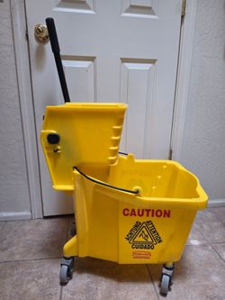 Rubbermaid commercial mop bucket