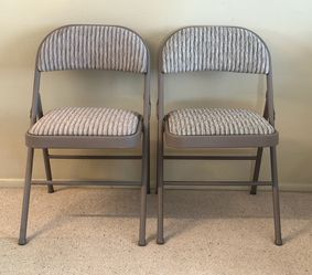 Pair of Samsonite padded fabric upholstered metal folding chairs, made in USA