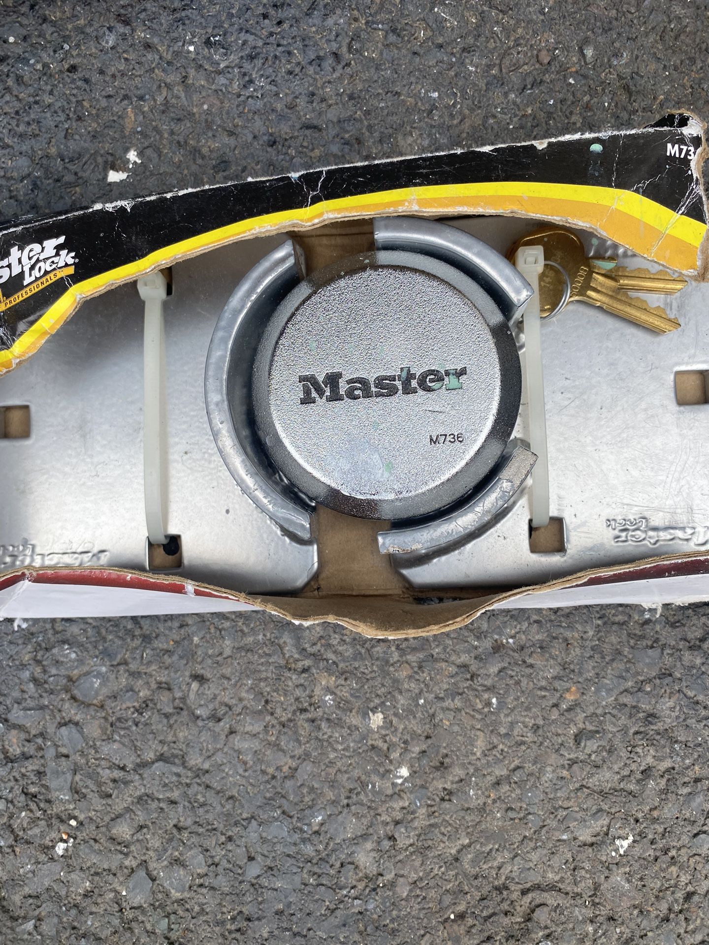New Lock With Keys