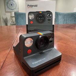 Polaroid Now Instant Camera 