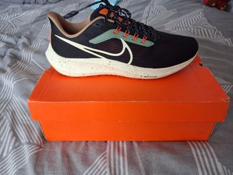 Nike Air Zoom Running Sneaker