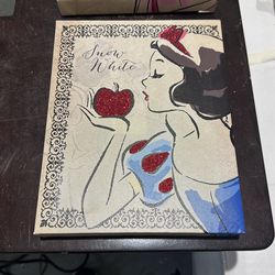 Artissimo Snow White And Aurora Canvas Art