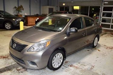 2014 Nissan Versa 1.6 SV 4dr Sedan