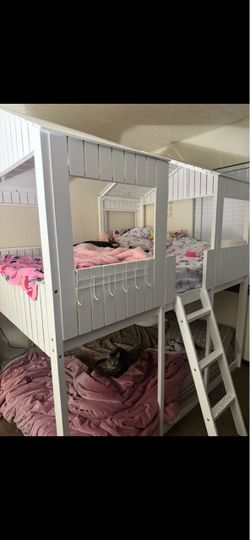 Full over full treehouse low profile bunk bed