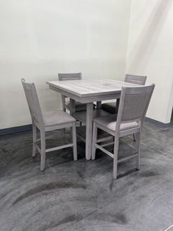 5 Piece Dining Set Brand New