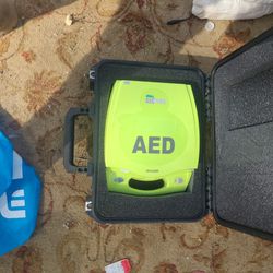 Zell AED PLUS Defibrillator 