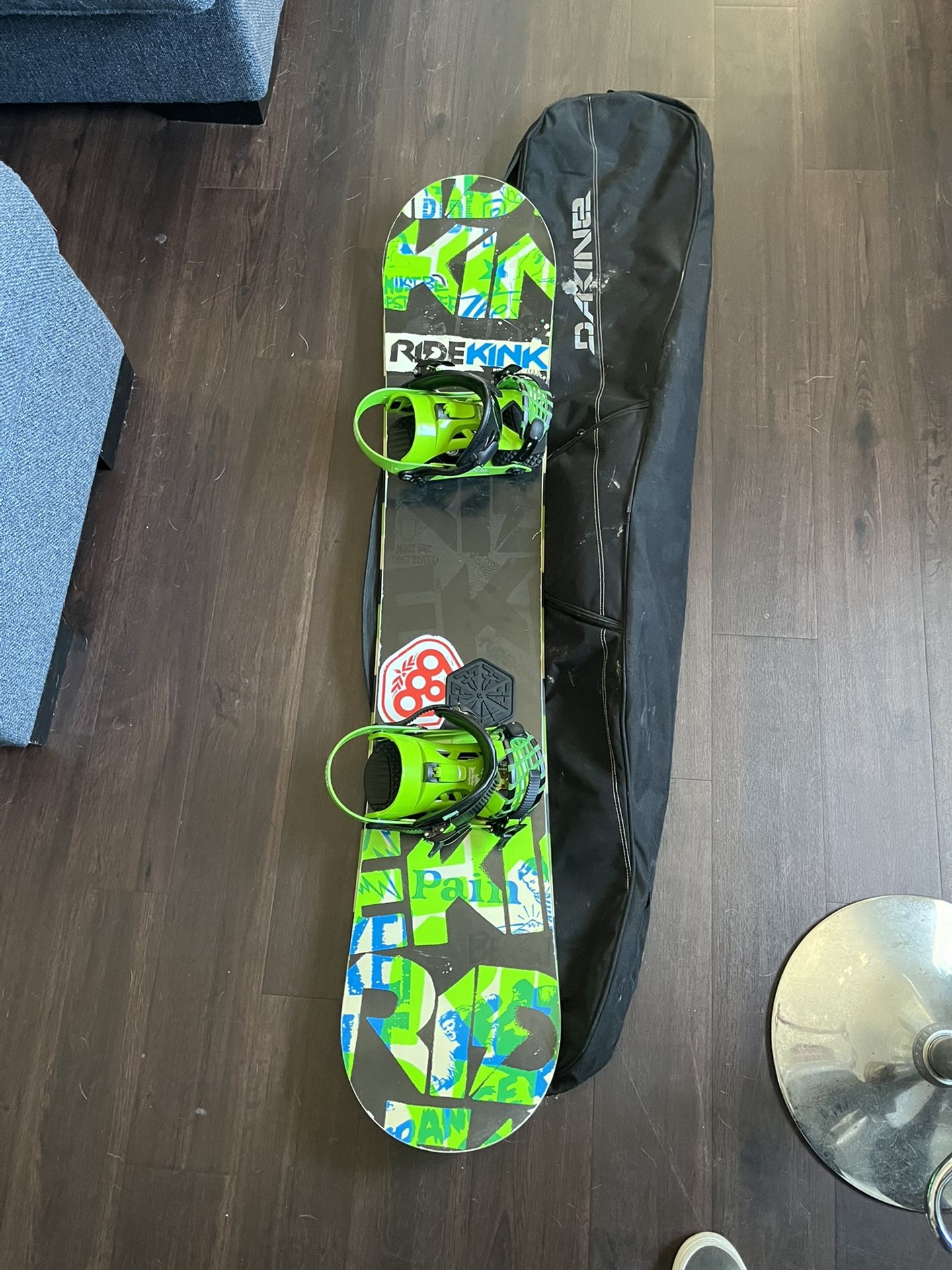 Ride Kink 147 Snowboard with Bindings and Bag