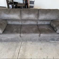 Gray Sleeper Sofa – Pull Out Bed – Free Delivery 🚚 