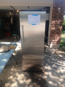 Refrigerator/Freezer OBO less than a year old