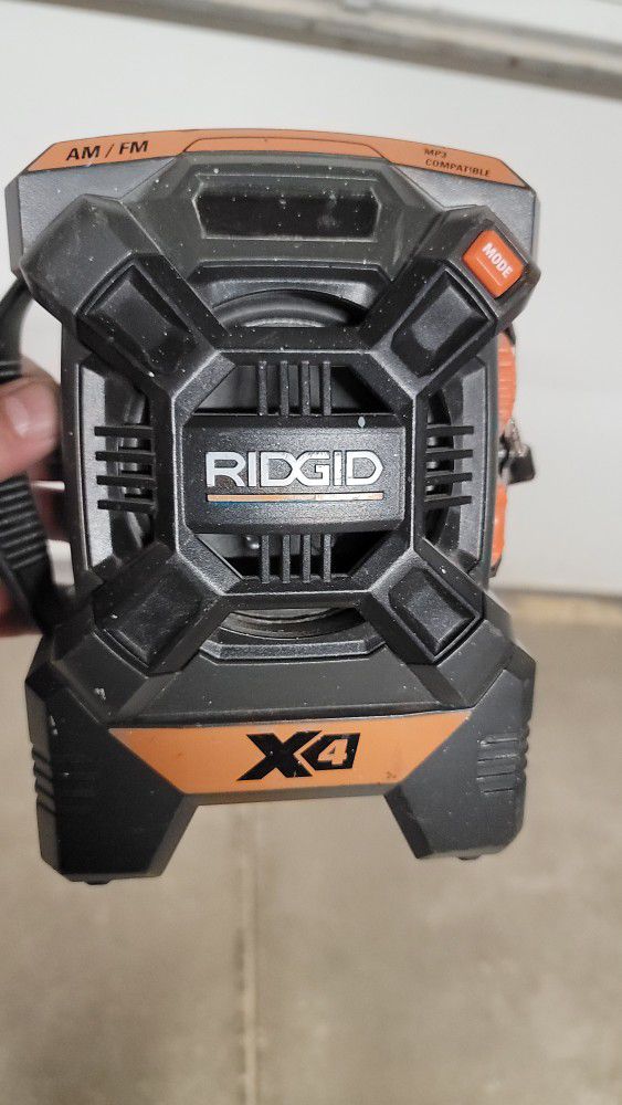 Ridgid Tools RADIO and Flashlight 