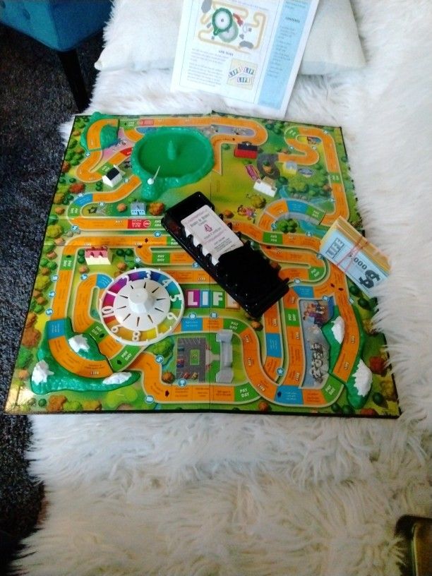 The Game Of Life Collectors Edition With Metal Tin