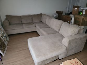 Large Beige Sectional Sofa with Chaise – Excellent Condition