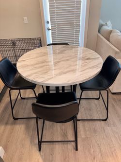 Dining table + 4 chairs